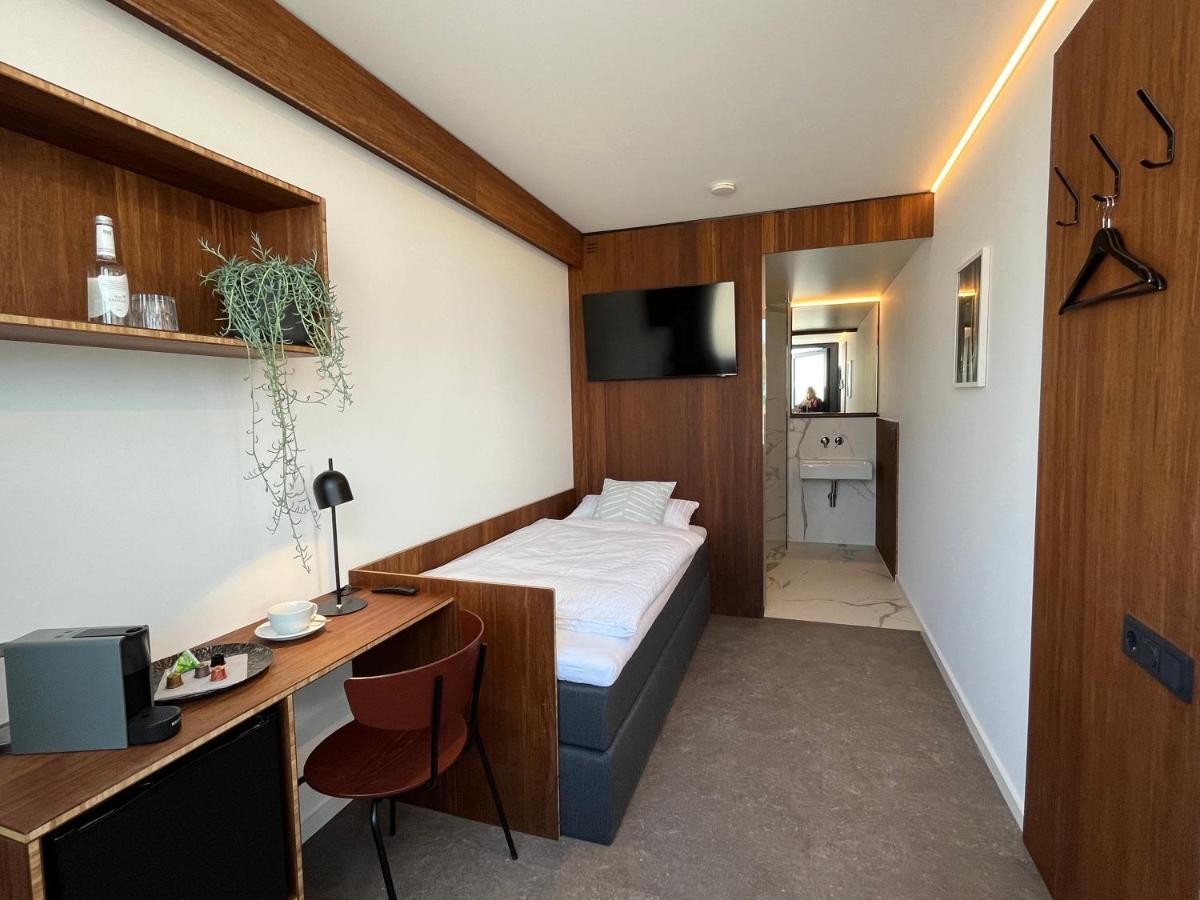 Tin Inn - Hueckelhoven - Das Hotel Aus Hochwertig Ausgebauten Ueberseecontainern Luaran gambar