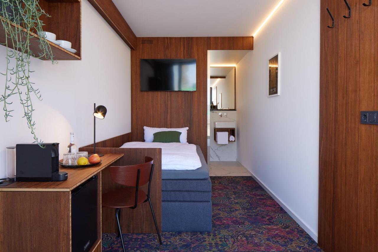 Tin Inn - Hueckelhoven - Das Hotel Aus Hochwertig Ausgebauten Ueberseecontainern Luaran gambar